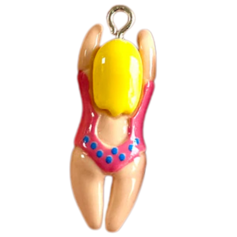 Charms av en badende figur i bikini til smykke eller nøkkelring Fjord Vibes of Norway1