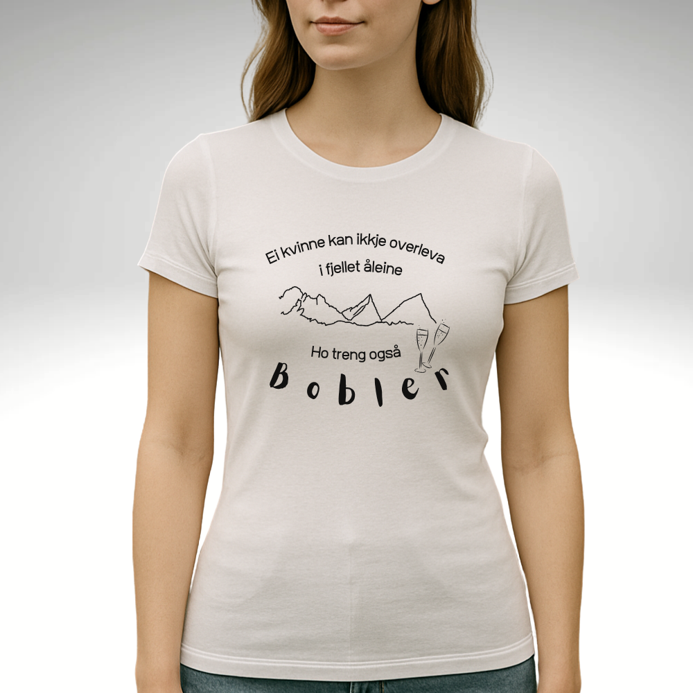 Dame som har på seg Hvit t-skjorte med motiv av prosecco og bobler dame-modell på nynorsk med svart trykk