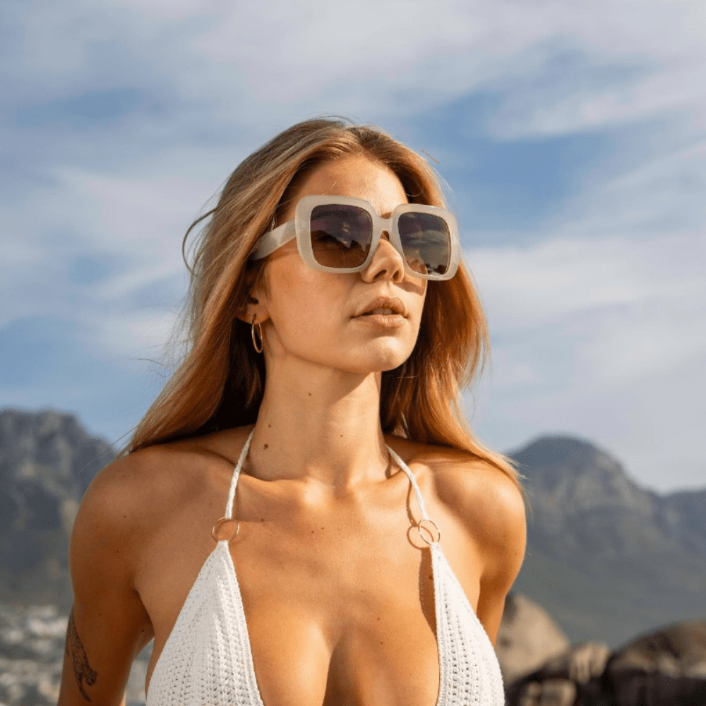 Ylva - Hvit - m/GRATIS VESKE OG ETUI - DoUdare