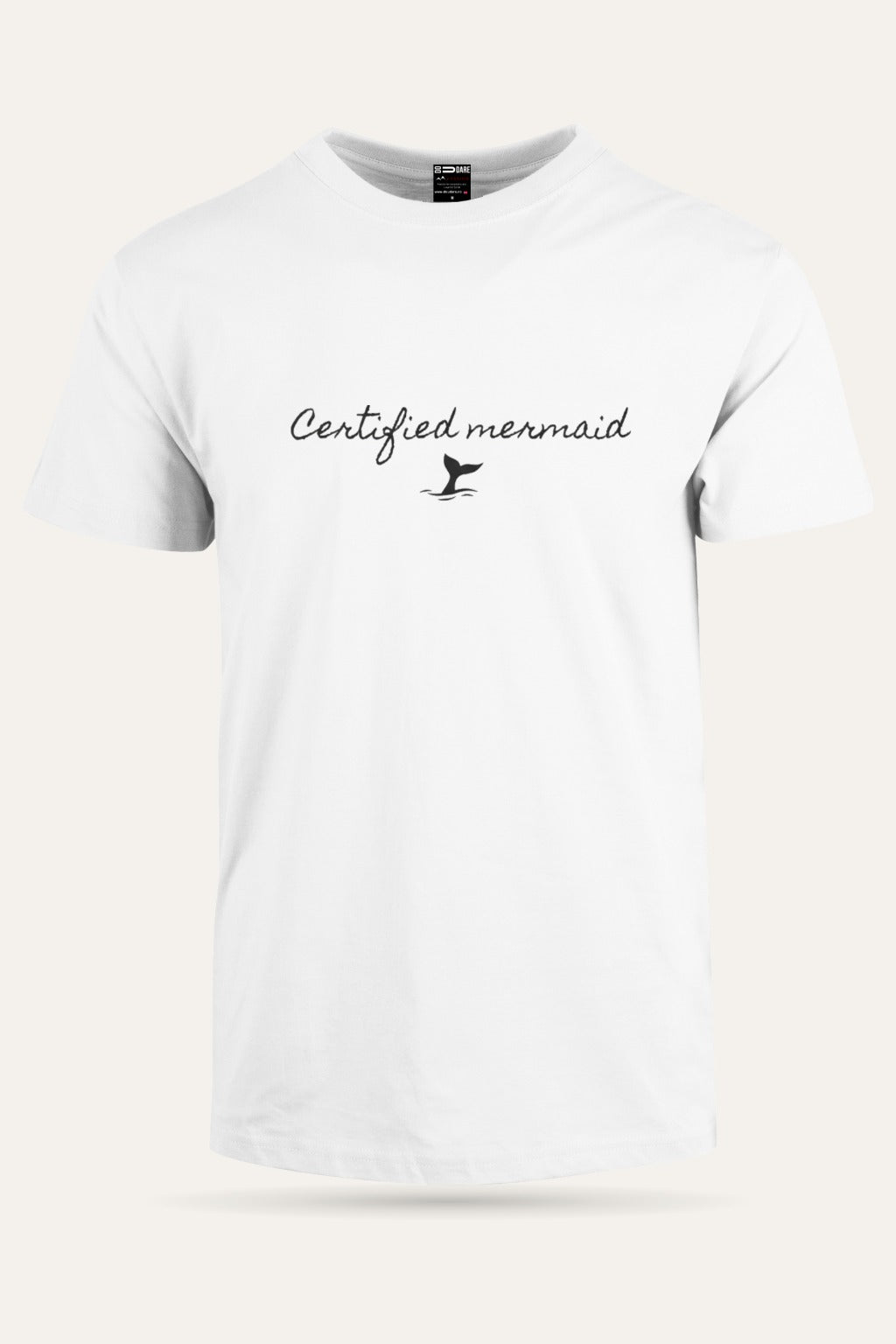 Certified Mermaid t-skjorte unisex i hvit sett forfra – viser passform og trykk – Fjord Vibes