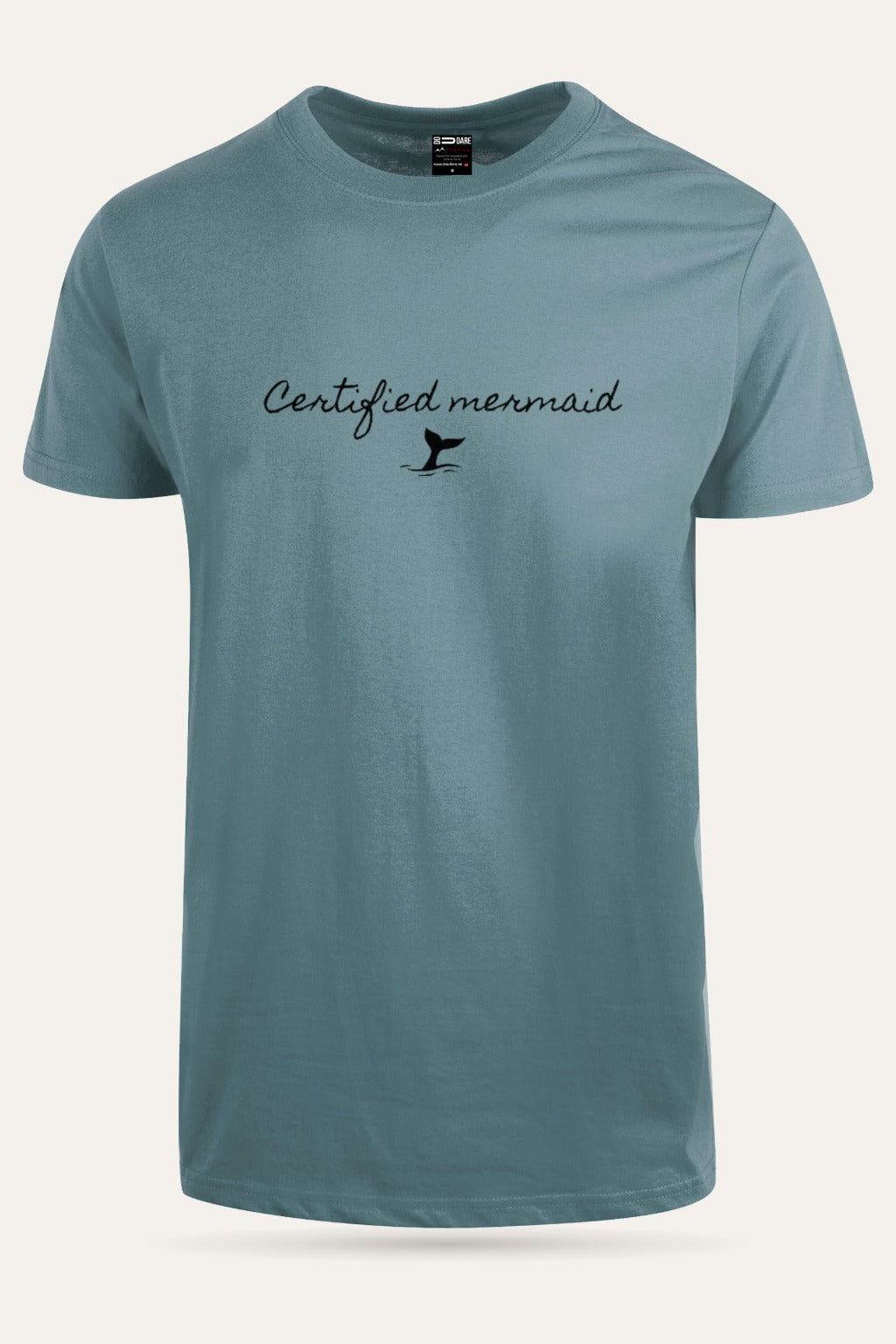 Certified Mermaid t-skjorte unisex i dusty blue sett forfra – viser passform og trykk – Fjord Vibes
