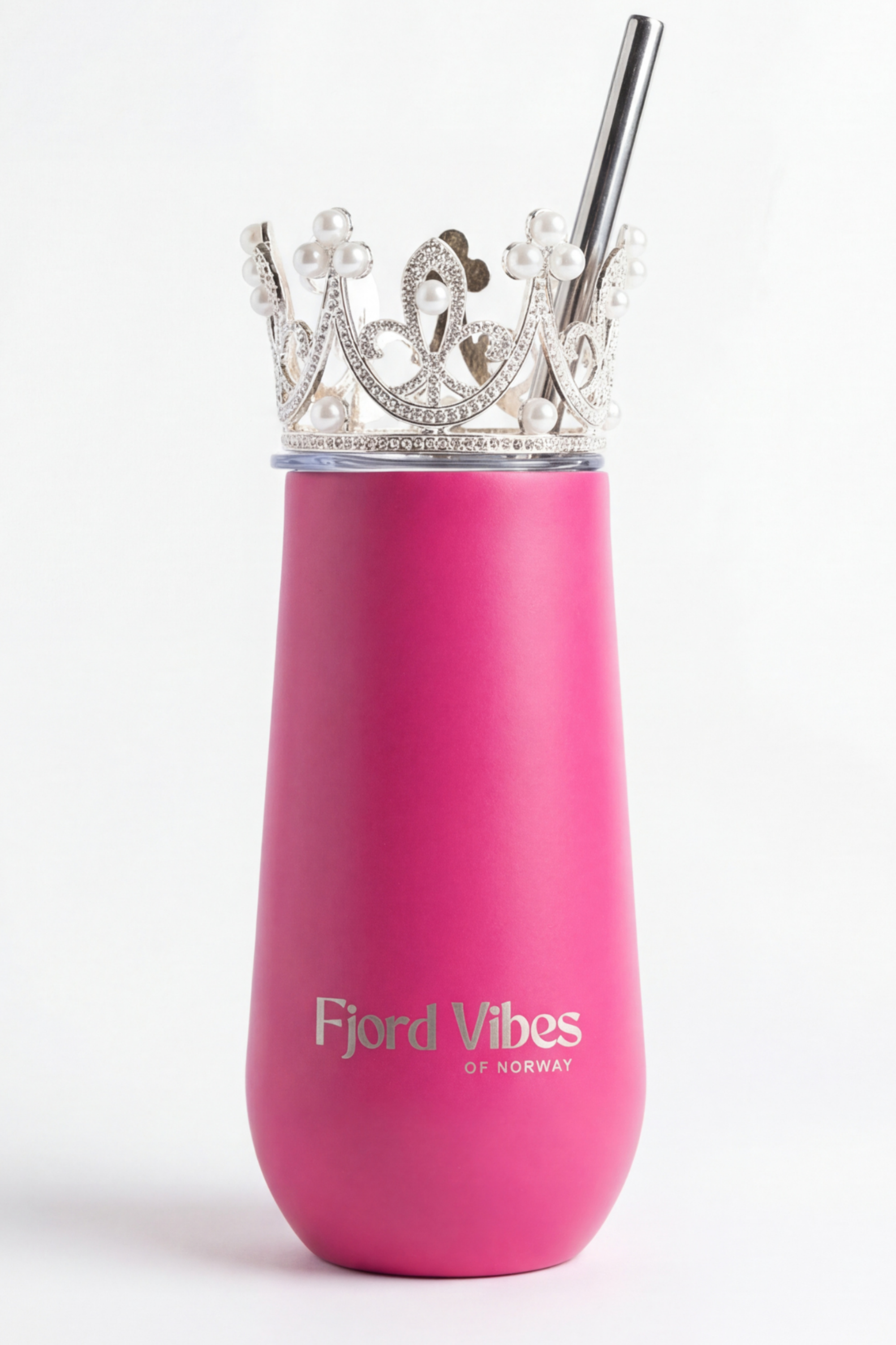 rosa proseccokopp med sugerør og prinsessekrone Fjord Vibes